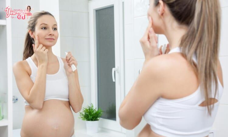 Routine yêu mình cho mẹ bầu thể hiện sự chăm sóc sức khỏe toàn diện trong thai kỳ.